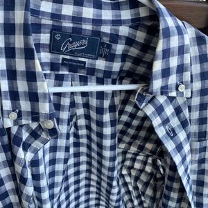 Grayers button-down shirt. Great fabric. Soft.